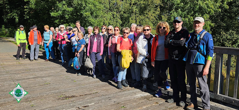 Wandergruppe im Naturschutzgebiet Telgter Emsauen - Foto: Manfred Bartmann img1